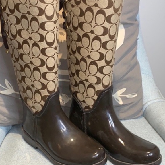 COPY - Size 8 coach boots - Picture 1 of 1